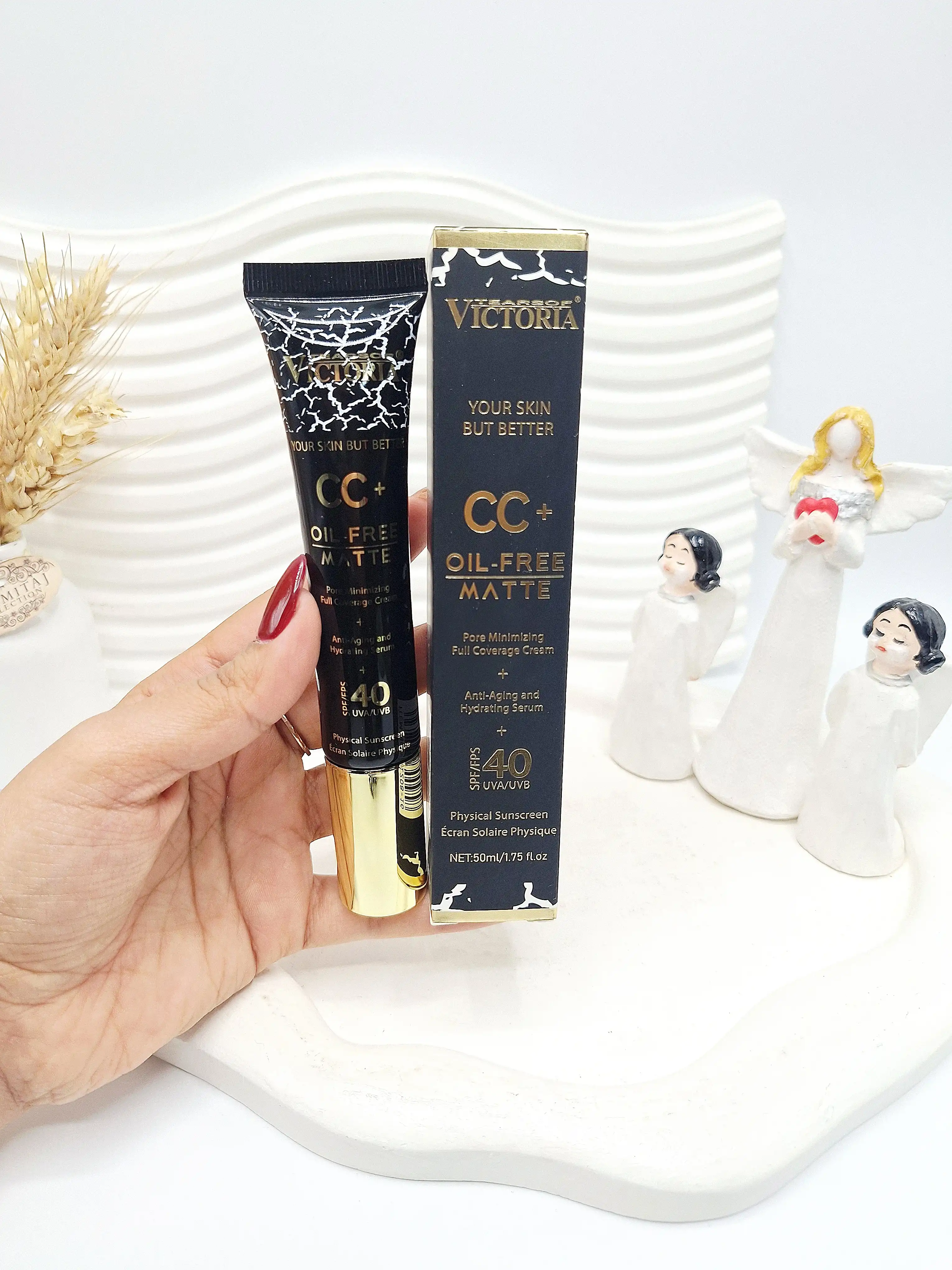 ۸کرم ضد آفتاب و پوشانندگی CC+ ویکتوریا مدل Oil-Free Matte با SPF 40 ‌
