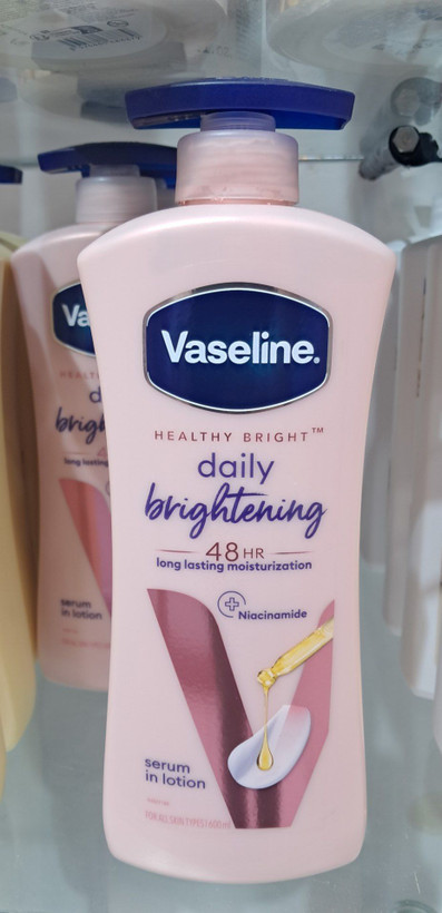لوسیون بدن وازلین مدل Healthy Bright Daily Brightening (حجم ۶۰۰ میلیلیتر) 