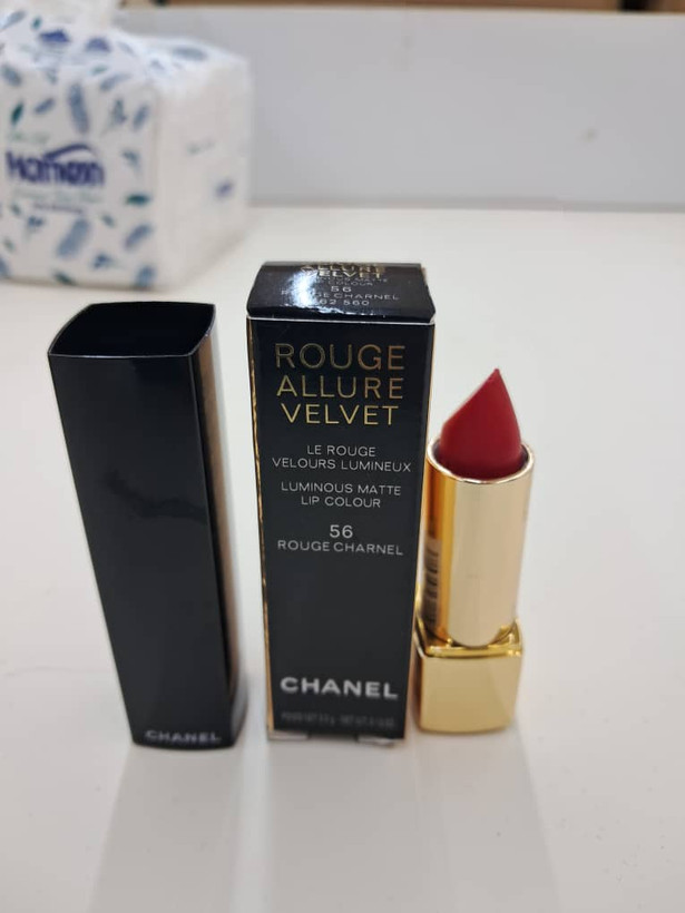 رژ لب شاتل روژ آلور ولوت (Chanel) - رنگ ۵۶ (روژ شاتل) 