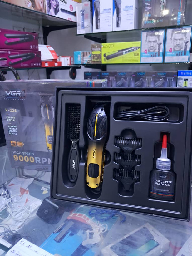 ماشین اصلاح و خطزن حرفهای وی جی آر (VGR) مدل V-226 - موتور سوپر توربو ۹۰۰۰ دور - تیغه سرامیکی و DLC(اورجینال)