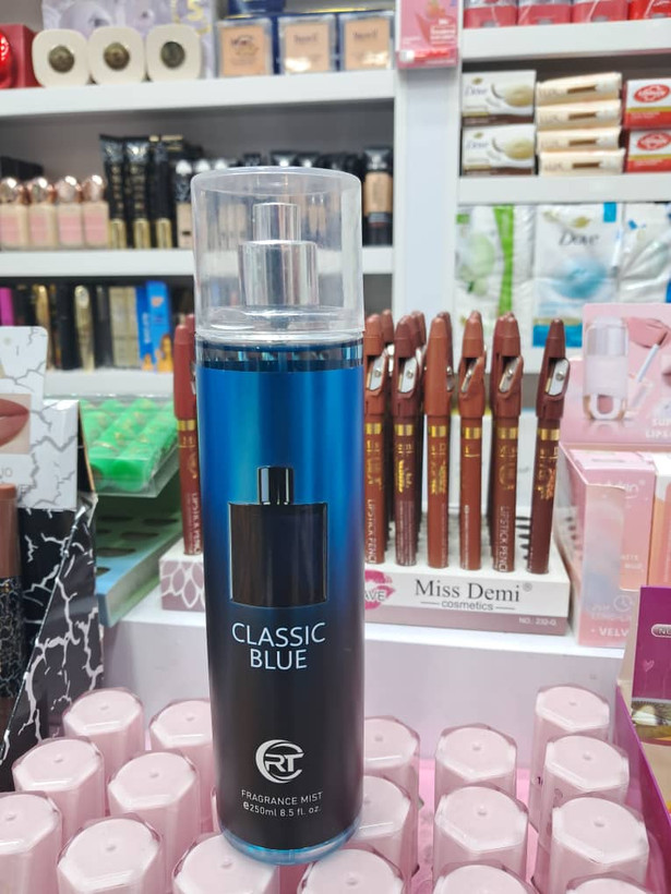 بادی اسپلش مردانه آر تی (RT) مدل Classic Blue با رایحه بلو شنل حجم ۲۵۰ میلیلیتر