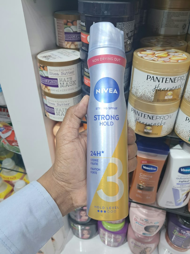اسپری مو نیوآ مدل Strong Hold با حفظ حالت 24 ساعته (قدرت 3) حجم 250 میلیلیتر