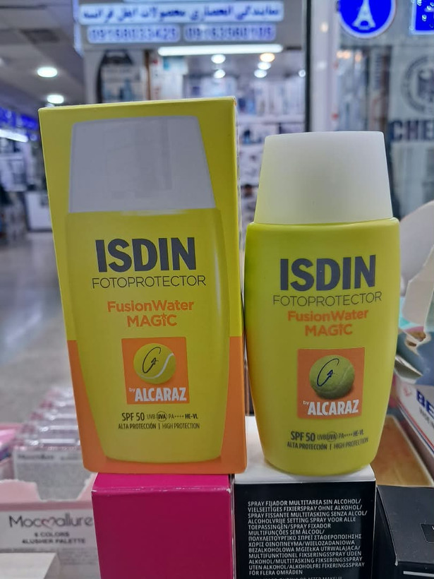 کرم ضدآفتاب ایزدین مدل فوژن واتر مجیک اس پی اف 50 حجم 50 میلیلیتر مناسب پوستهای حساس و مستعد آکنه)اورجینال)