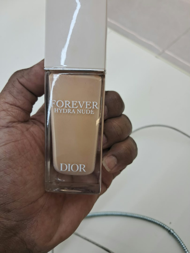 کرمپودر دیور مدل Forever Natural Nude پوشش طبیعی و آبرسان زنانه رنگ 1N حجم 30 میلیلیتر (های کپی)